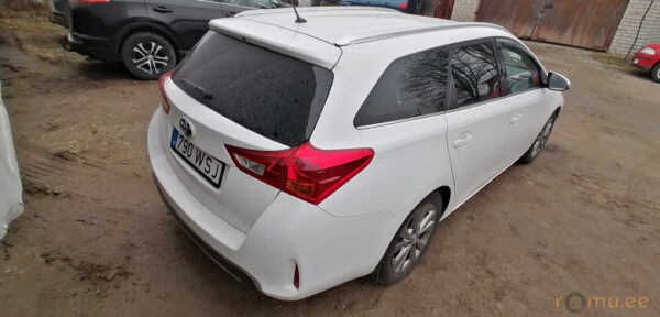 Toyota Auris (2013) - Image 3