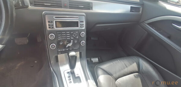 Volvo S80 (2011) - Image 8