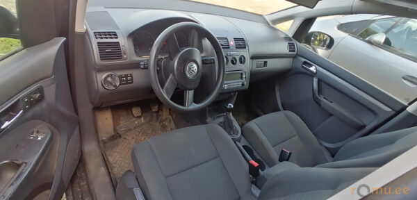 Volkswagen Touran (2005) - Image 8