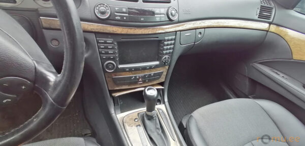 Mercedes-Benz E280 CDI (2006) - Image 7