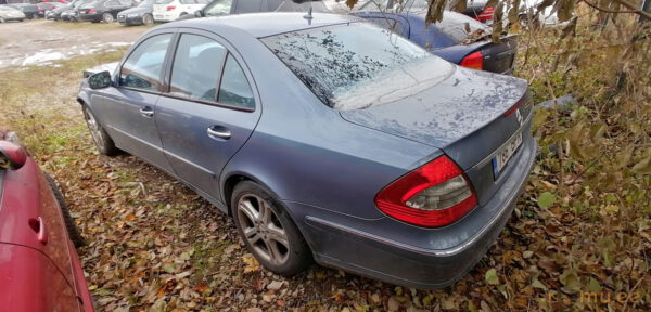 Mercedes-Benz E280 CDI (2006) - Image 4