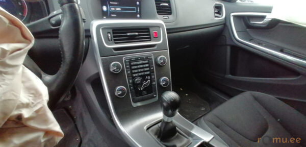 Volvo S60 (2010) - Image 11