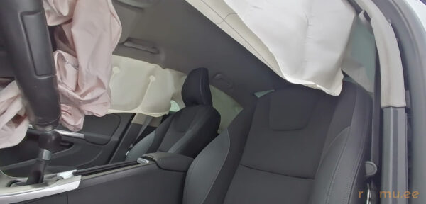 Volvo S60 (2010) - Image 10