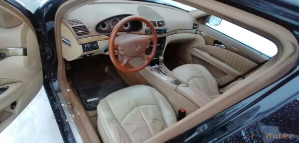 Mercedes-Benz E220 CDI (2006) - Image 7