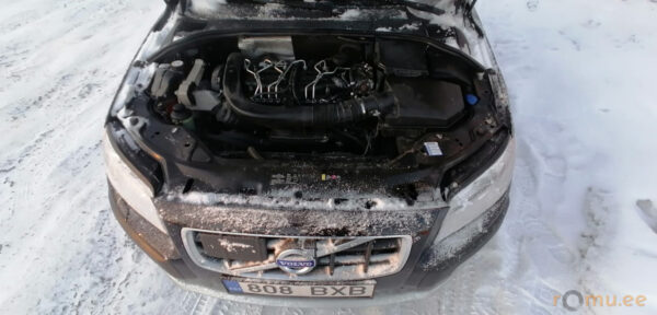 Volvo XC70 (2012) - Image 8