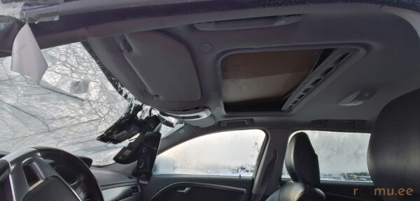 Volvo XC70 (2012) - Image 10