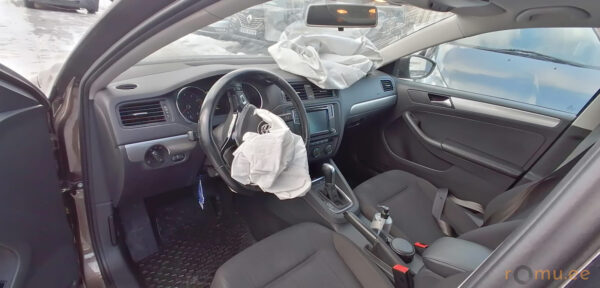 Volkswagen Jetta (2015) - Image 8