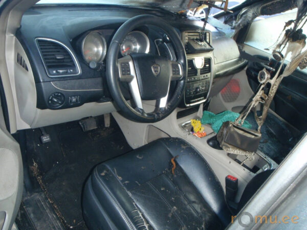 Lancia Voyager (2012) - Image 7