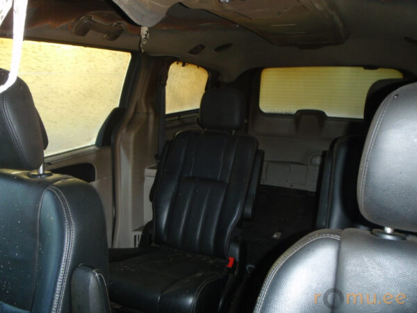 Lancia Voyager (2012) - Image 10