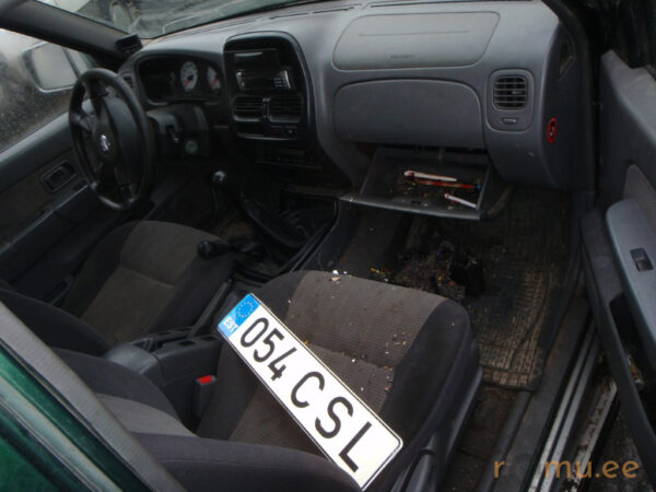 Nissan Pick-Up (2004) - Image 7