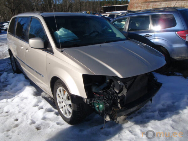 Chrysler Town & Country (2014) - Image 2