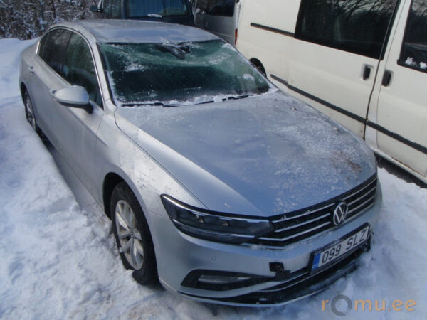 Volkswagen Passat (2021) - Image 2