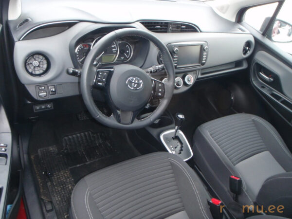 Toyota Yaris (2019) — изображение 10