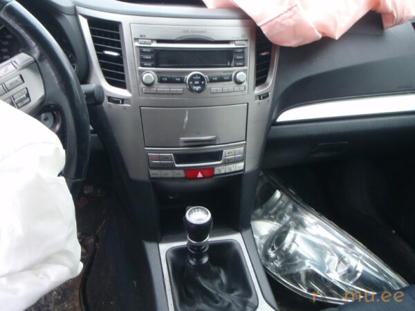 Subaru Legacy (2011) - Image 7