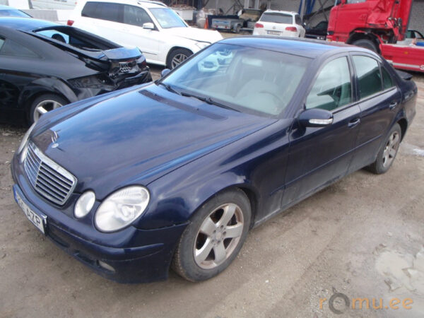 Mercedes-Benz E270 CDI (2003)