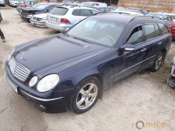 Mercedes-Benz E240 T (2004)