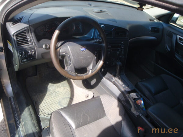 Volvo V70 (2004) - Image 6