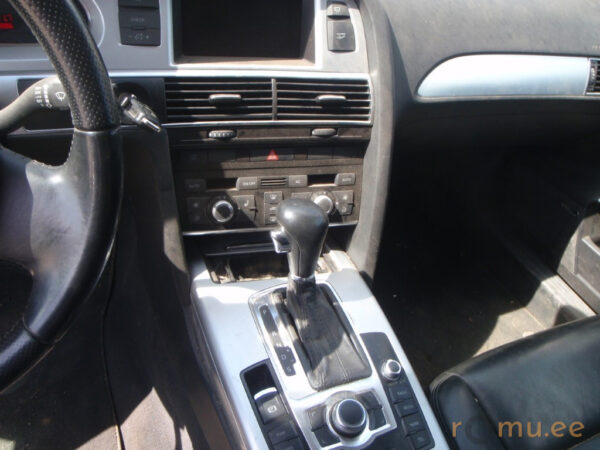 Audi A6 Avant (2009) - Image 11