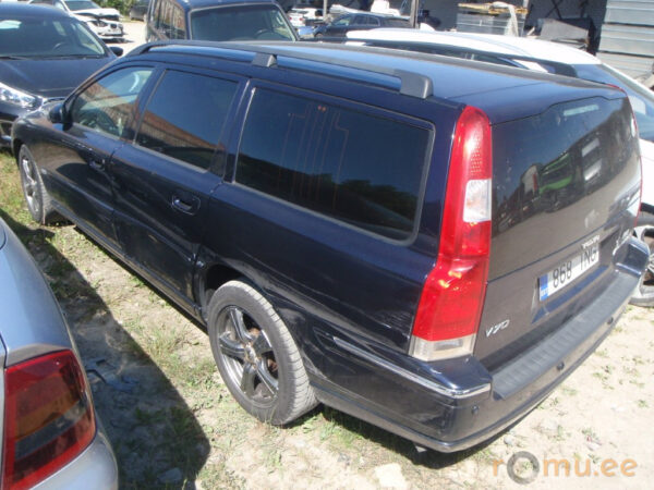 Volvo V70 (2004) - Image 3