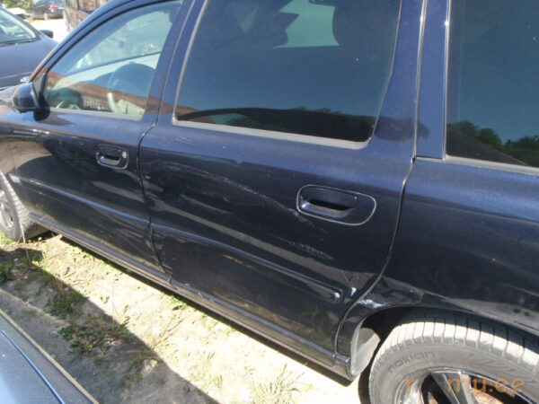 Volvo V70 (2004) - Image 6