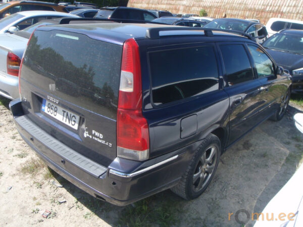 Volvo V70 (2004) - Image 4