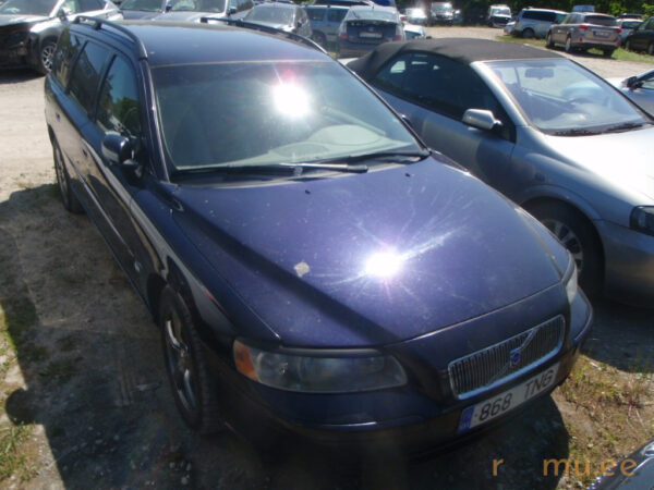 Volvo V70 (2004) - Image 2
