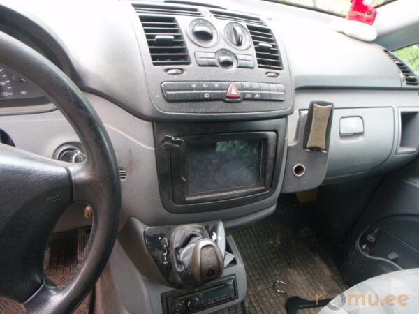 Mercedes-Benz Viano CDI 2.2 (2004) - Image 8