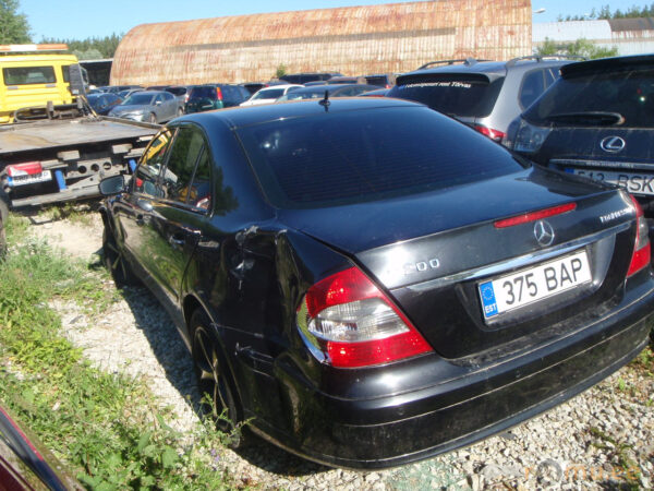 Mercedes-Benz E200 Kompressor (2007) — изображение 3
