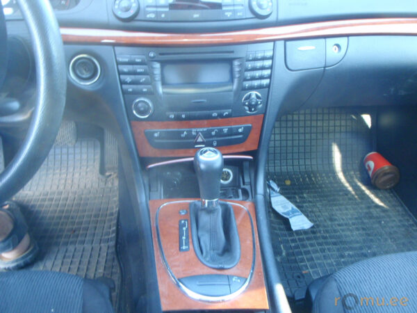 Mercedes-Benz E200 Kompressor (2007) — изображение 9