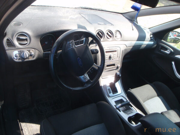 Ford S-Max (2010) - Image 6