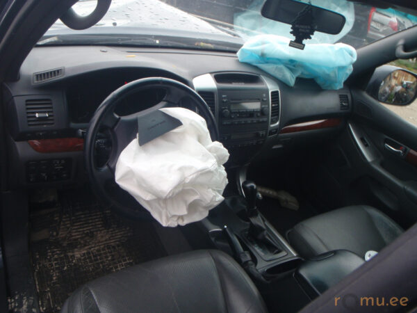 Toyota Land Cruiser 120 (2007) - Image 6