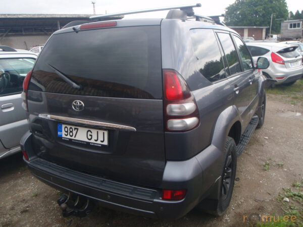Toyota Land Cruiser 120 (2007) - Image 4
