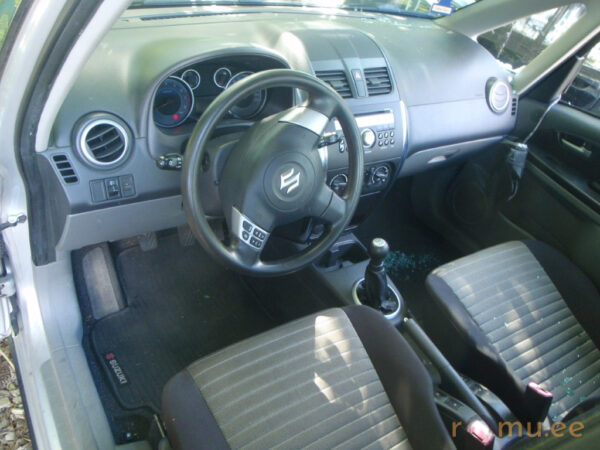 Suzuki SX4 (2011) - Image 7