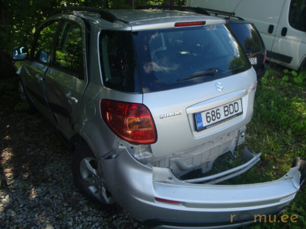 Suzuki SX4 (2011) - Image 4