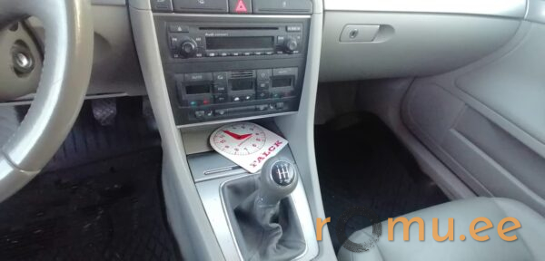 Audi A4 (2003) - Image 8
