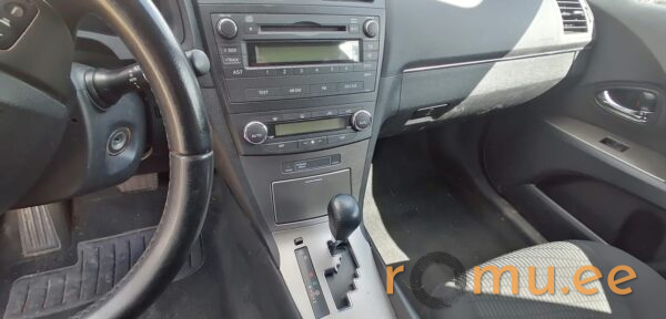 Toyota Avensis (2009) - Image 9