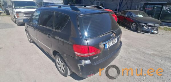 Toyota Avensis Verso (2003) - Image 3