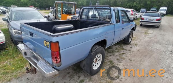 Nissan King Cab (1990) - Image 3