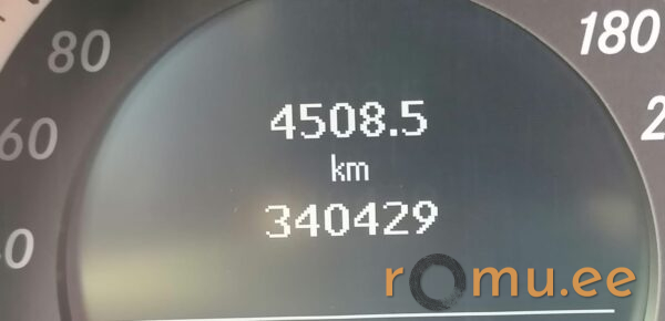 Mercedes-Benz E350 CDi 4Matic (2010) - Image 9
