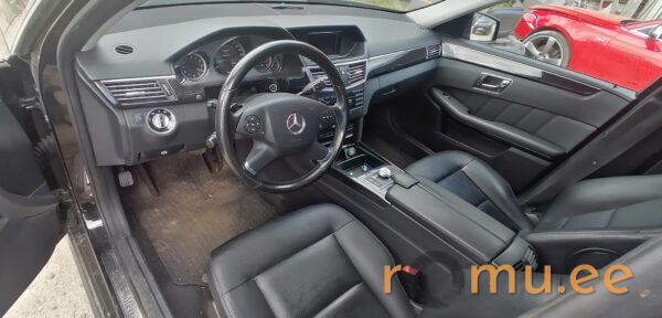 Mercedes-Benz E350 CDi 4Matic (2010) - Image 6