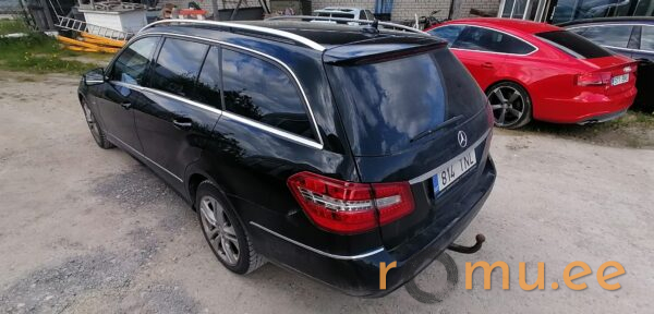 Mercedes-Benz E350 CDi 4Matic (2010) - Image 3