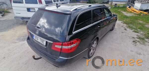 Mercedes-Benz E350 CDi 4Matic (2010) - Image 4