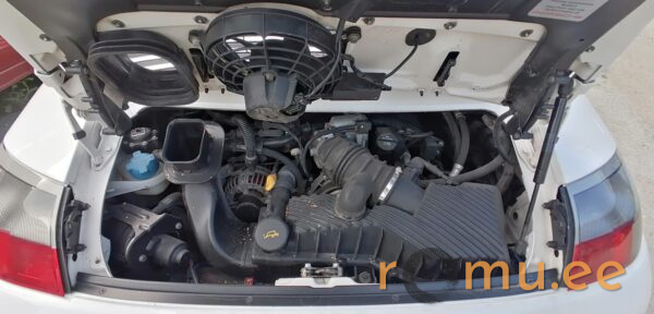Porsche 911 Carrera 4 (2004) - Image 6