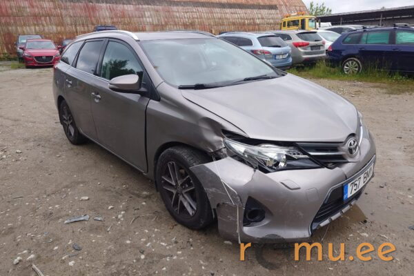 Toyota Auris (2014) - Image 2