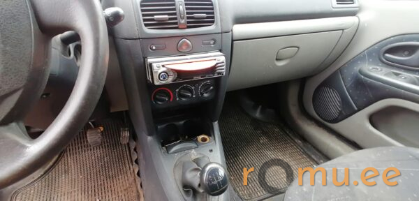 Renault Clio (2001) — изображение 7