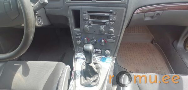 Volvo S60 (2002) - Image 8