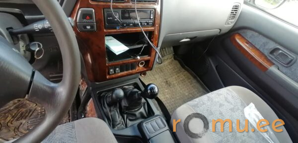 Nissan Pathfinder (2000) - Image 8