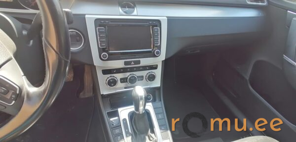 Volkswagen Passat (2012) - Image 9