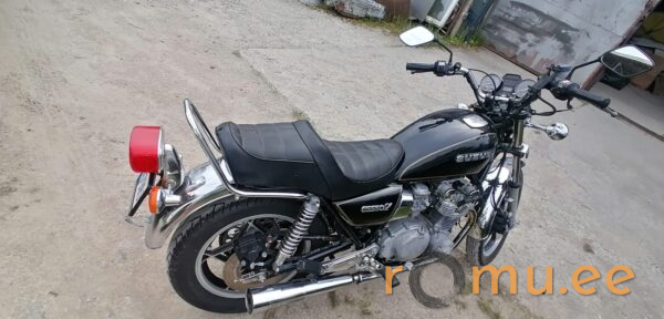 Suzuki GS 550 (1981) - Image 4