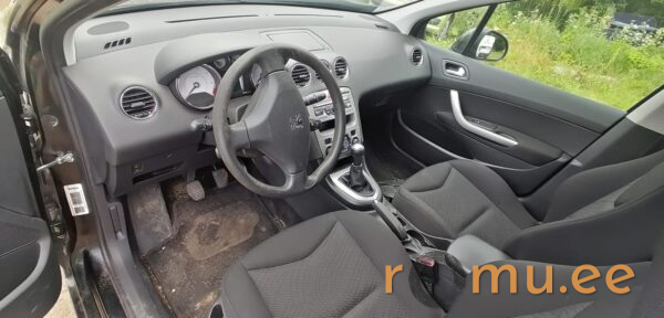 Peugeot 308 (2010) - Image 7